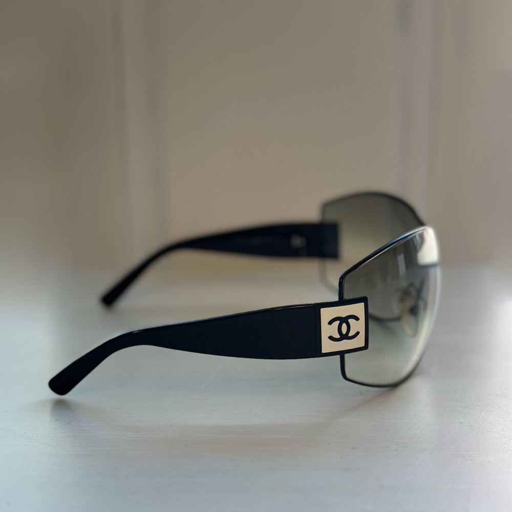Vintage Chanel 4114 Shield Sunglasses Spring/Summer 2004 Runway